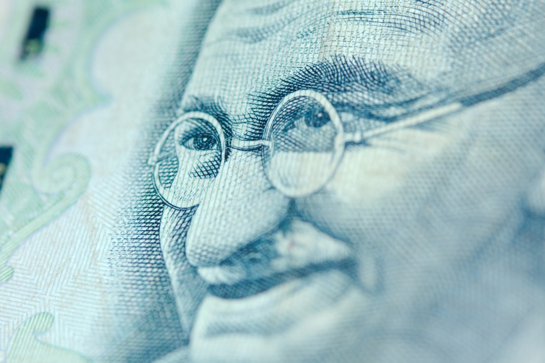 US Fed का Hawkish Tone: FII Selling से Nifty पर दबाव, Rupee का क्या होगा?