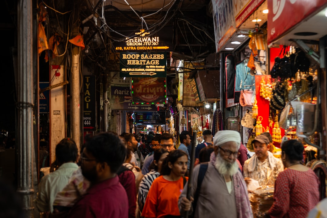 Fed Minutes का 'Hawkish' Signal: क्या FIIs फिर बेचेंगे, Nifty कहाँ जाएगा?