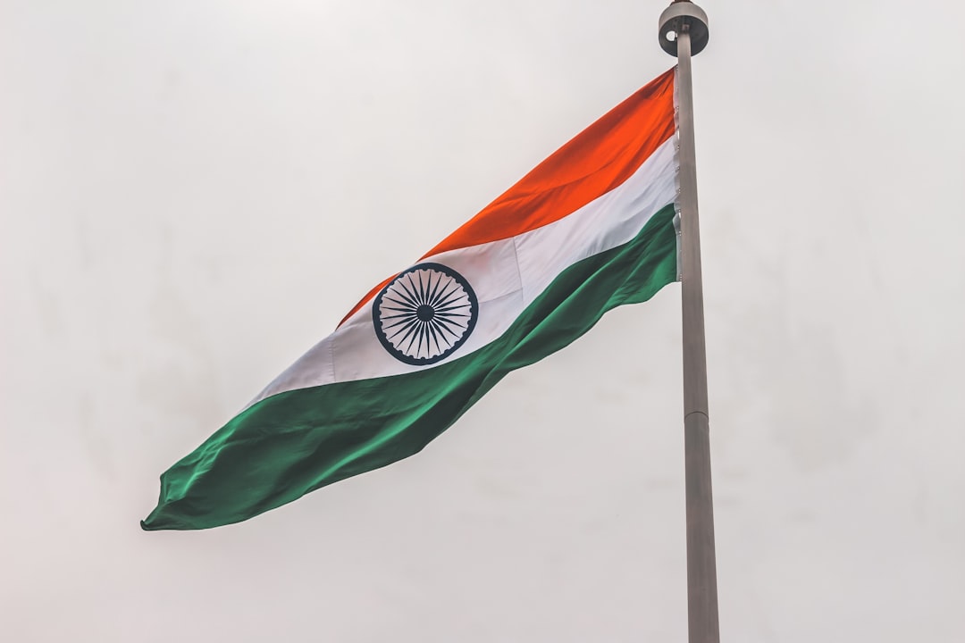 Fed का 'Hawkish Tone': क्या FIIs फिर से बेचेंगे? Indian Market पर मंदी का साया!
