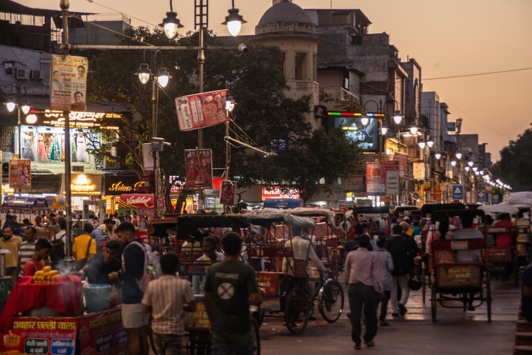 US Fed Minutes: Doves Quiet, Hawks Roar! क्या Nifty आज गिरेगा?