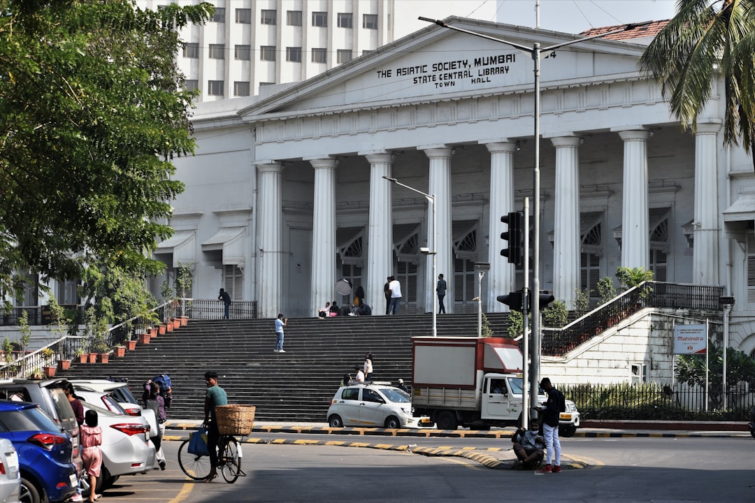 Fed की सख्ती: FIIs का मूड बिगड़ा, Nifty पर आज दबाव तय!