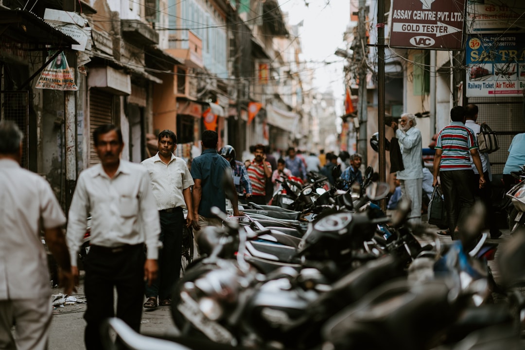 अमेरिकी महंगाई का झटका: आज Indian Market में FIIs की बिकवाली से गिरावट?